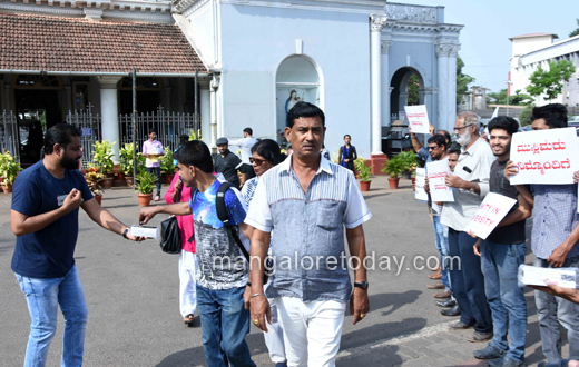 Muslims sow solidarity with Christian